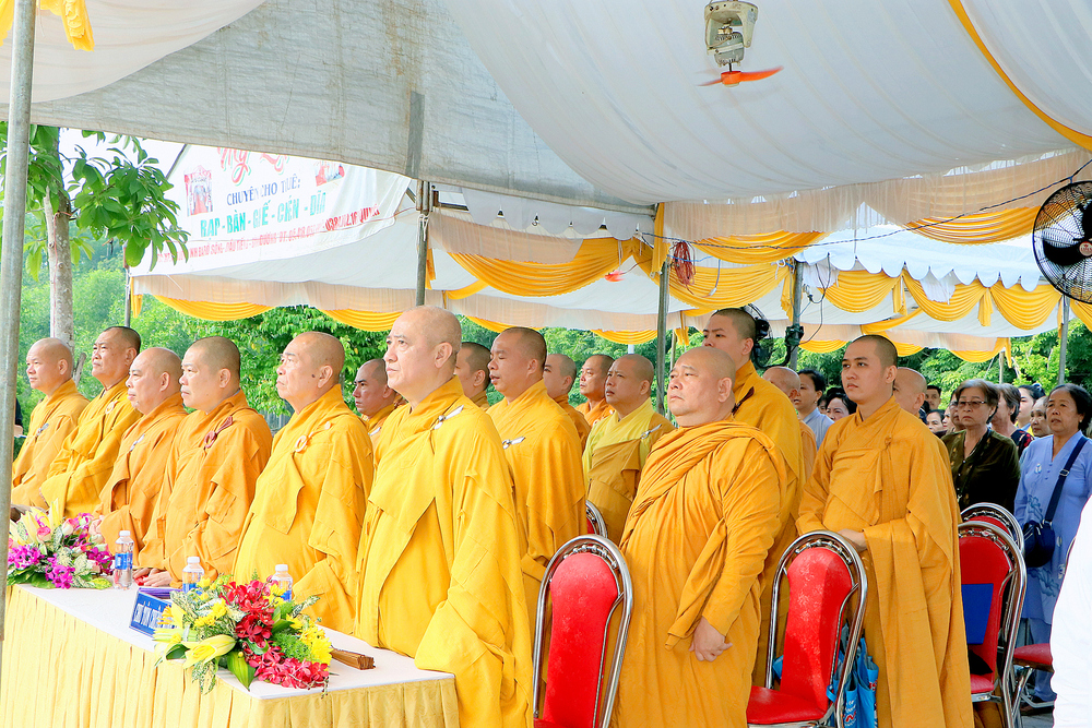 phat giao huyen dau tieng kinh mung dai le phat dan