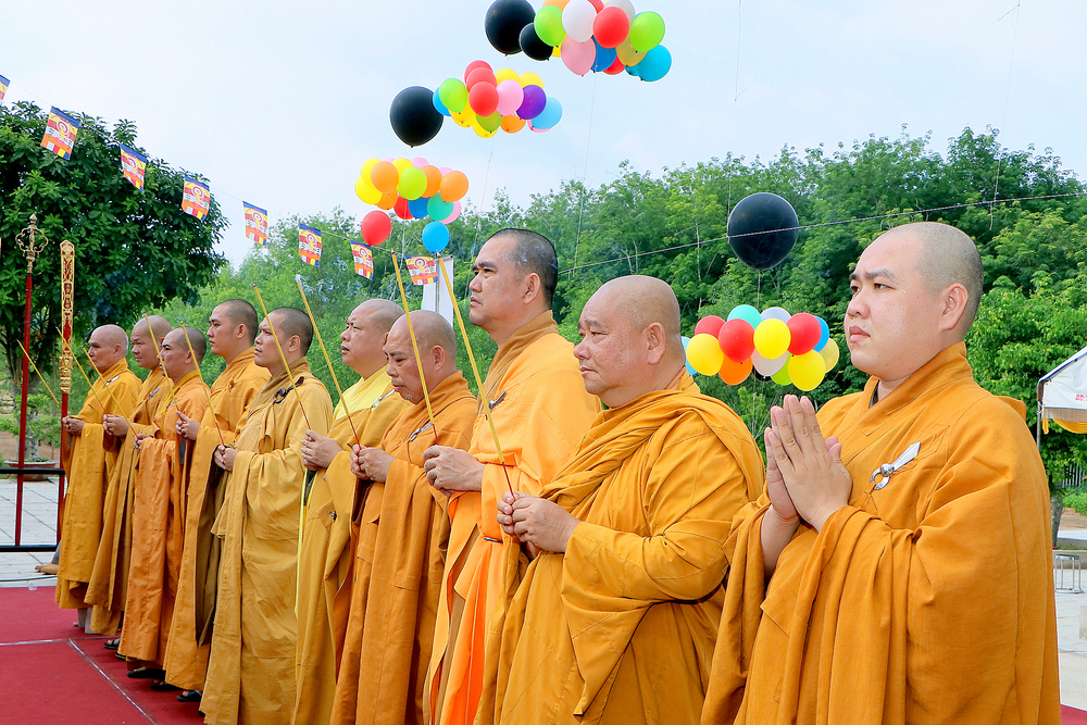 phat giao huyen dau tieng kinh mung dai le phat dan
