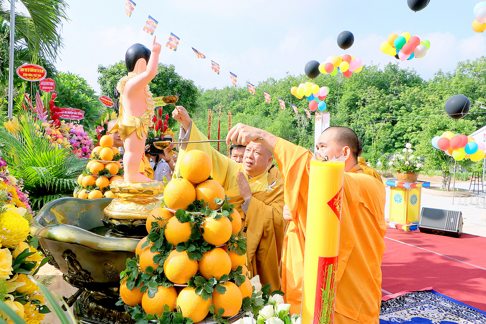 phat giao huyen dau tieng kinh mung dai le phat dan