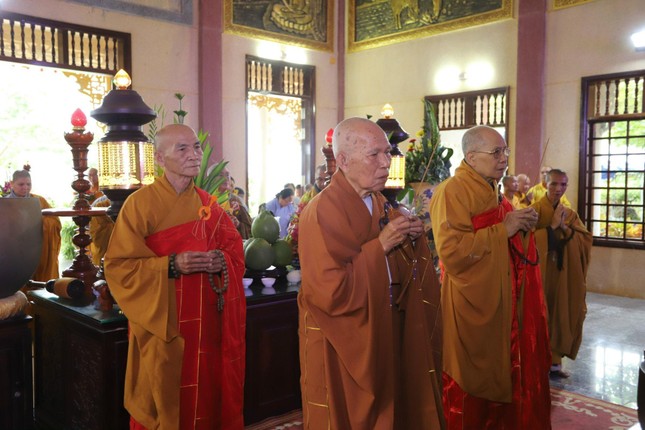 phat giao phu yen trang nghiem cu hanh le tuong niem to su lieu quan