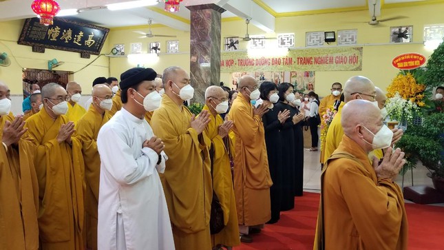 phat giao quan 8 to chuc tuong niem cau sieu dong bao chien si tu vong vi covid 19