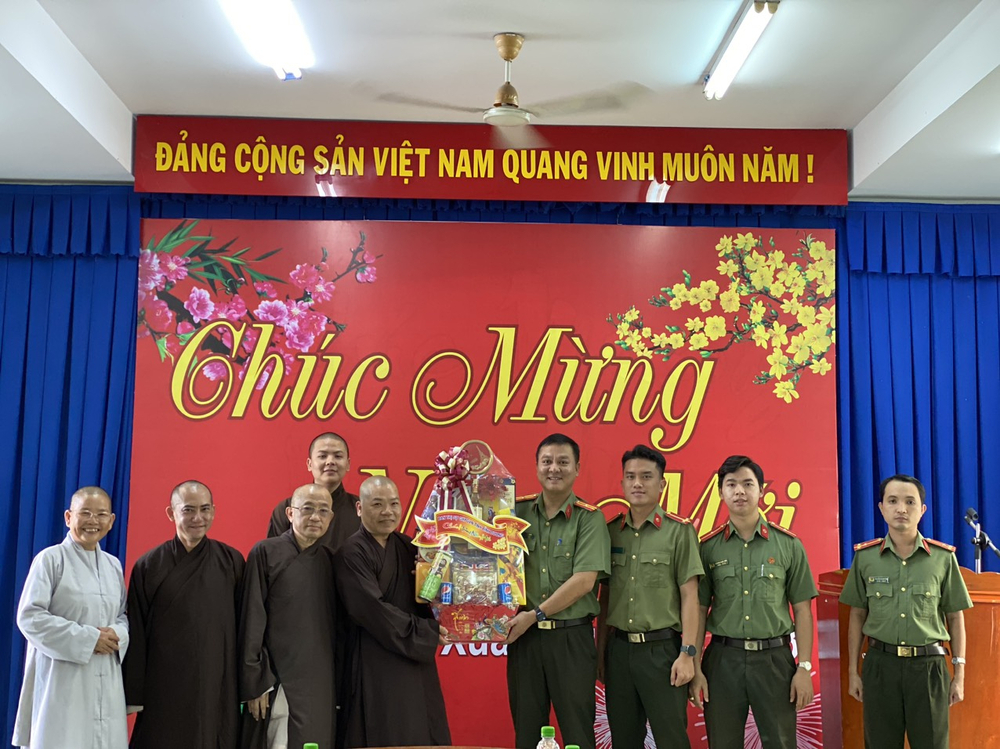 phat giao tinh binh duong tham chuc tet lanh dao cac co quan chinh quyen tp thu dau mot