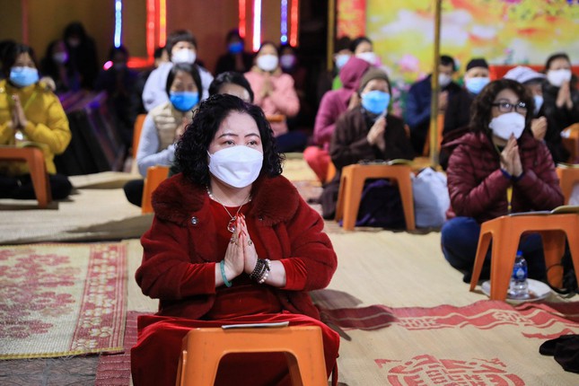 phat tu co do hue den chua du le cau an nguoi dan thu do ha noi tham du le cau an truc tuyen