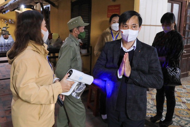 phat tu co do hue den chua du le cau an nguoi dan thu do ha noi tham du le cau an truc tuyen