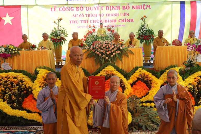 phu yen  le cong bo quyet dinh bo nhiem tru tri chua binh chinh