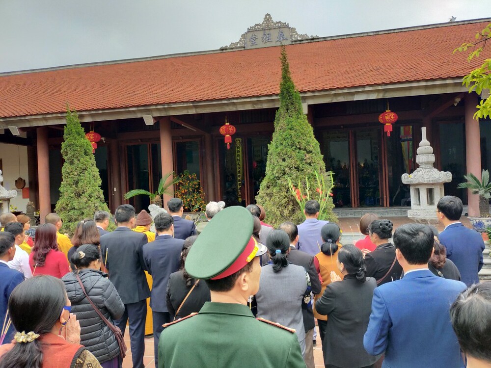 quang ninh  khai mac le hoi truyen thong tai di tich nghe thuat chua quang phuc