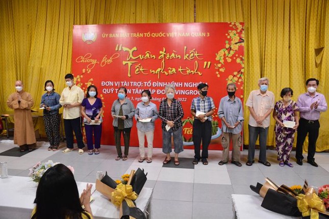 quot xuan doan ket tet nghia tinh quot  tai chua vinh nghiem  quan 3