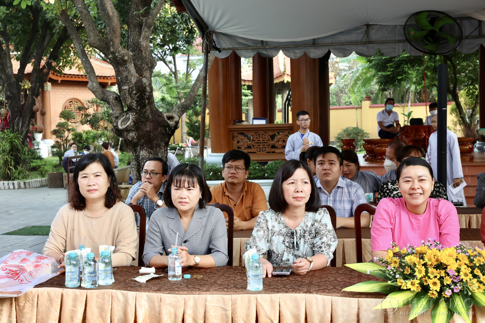 quy tu thien thien quang trao 1000 phan qua tet ?cho nguoi khiem thi va cac ho kho khan tai dia phuong