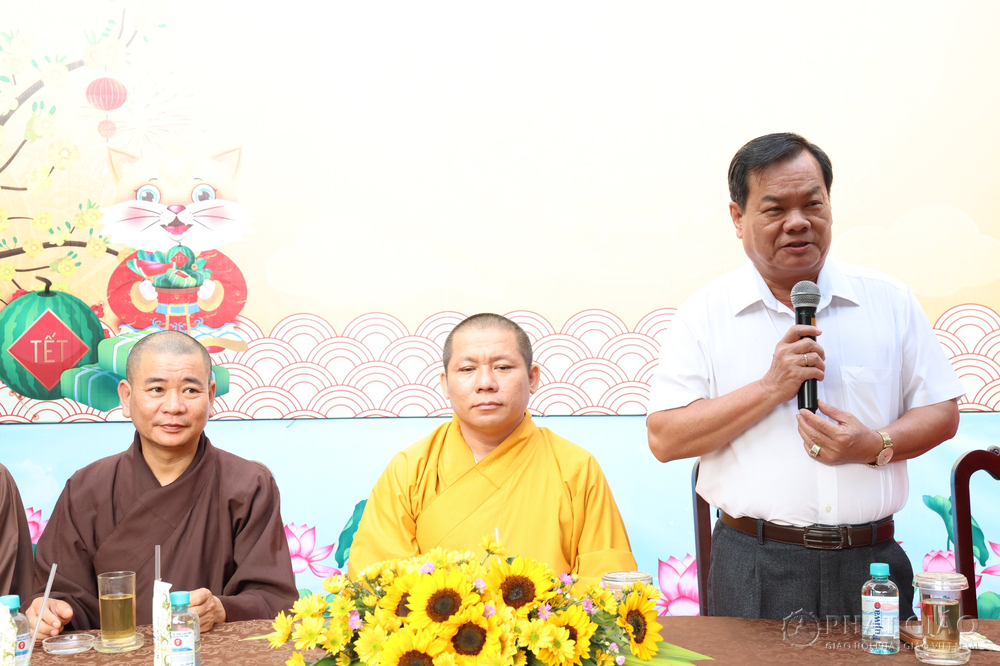 quy tu thien thien quang trao 1000 phan qua tet ?cho nguoi khiem thi va cac ho kho khan tai dia phuong