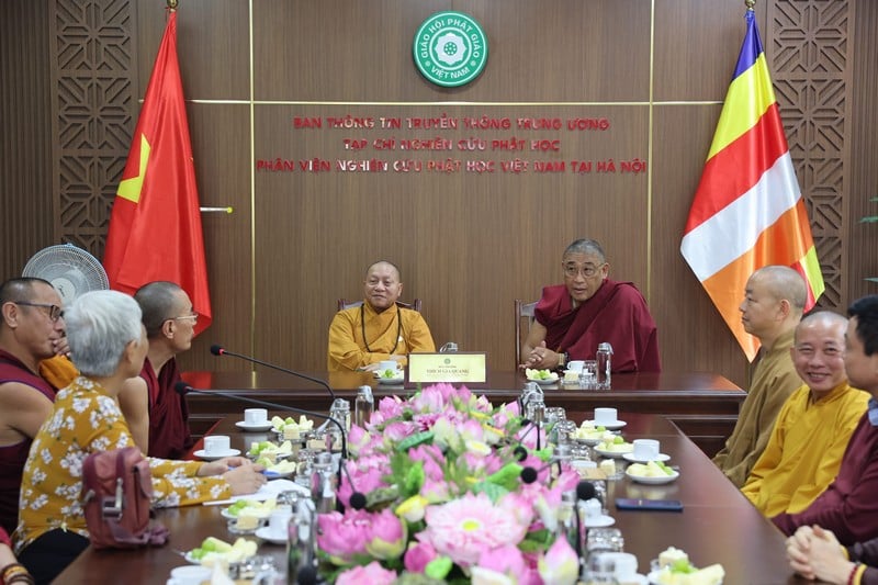 tang doan tu vien gyuto an do tham tap chi nghien cuu phat hoc tai ha noi