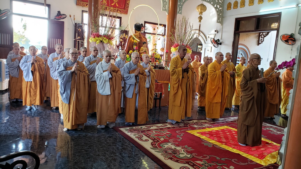 tang ni thi xa ninh hoa le to va chuc tet dau nam