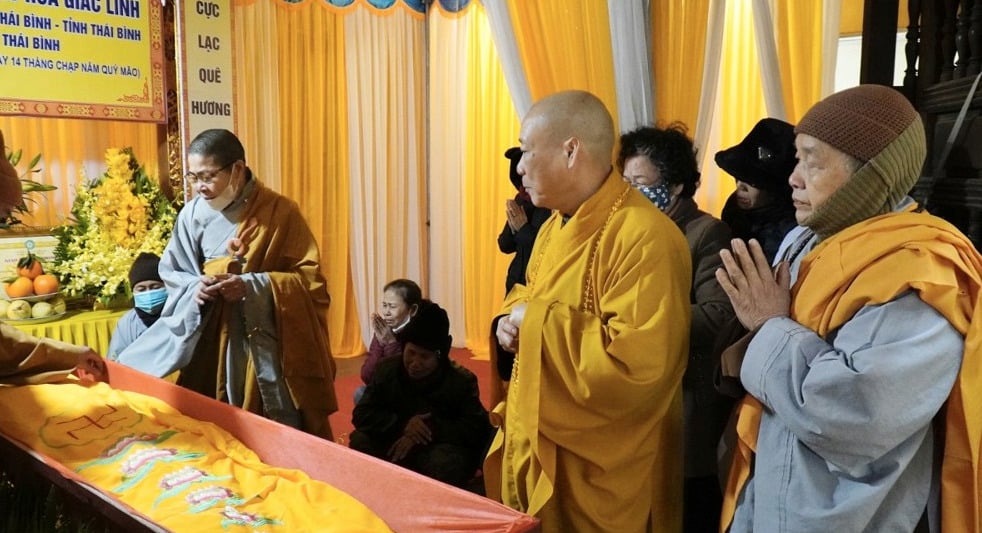 thai binh cung thinh nhuc than ni truong thich dam cam nhap kim quan