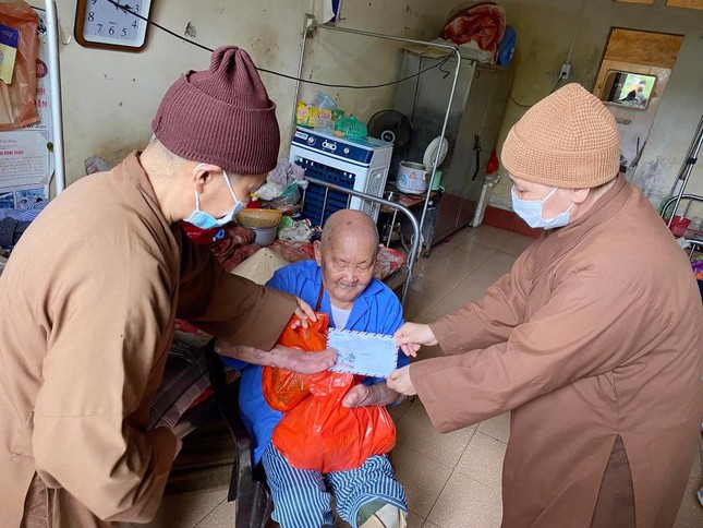 thai binh mot so chua lam tu thien dip tet nguyen dan nham dan