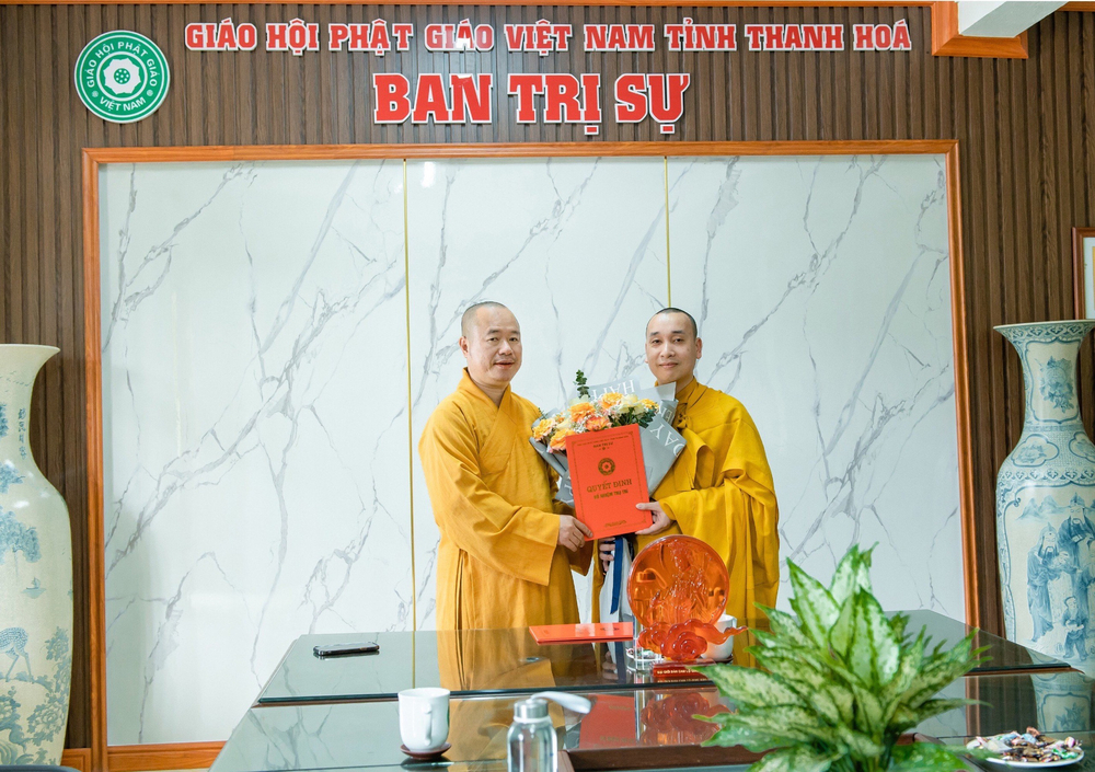 thanh hoa  le trao quyet dinh bo nhiem tru tri chua hoang mon va chua gia