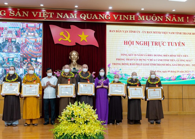 thanh hoa tong ket 20 nam phong trao xay dung ??chua canh tinh tien guong mau ??
