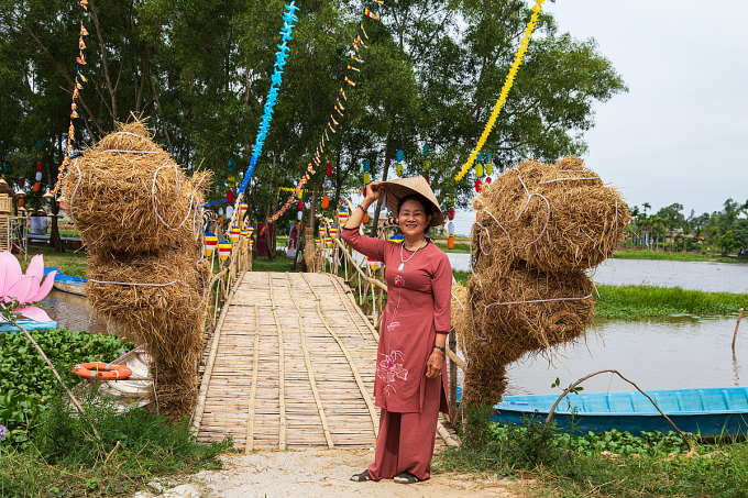 thap tre 40 m kinh mung phat dan tai chua le minh