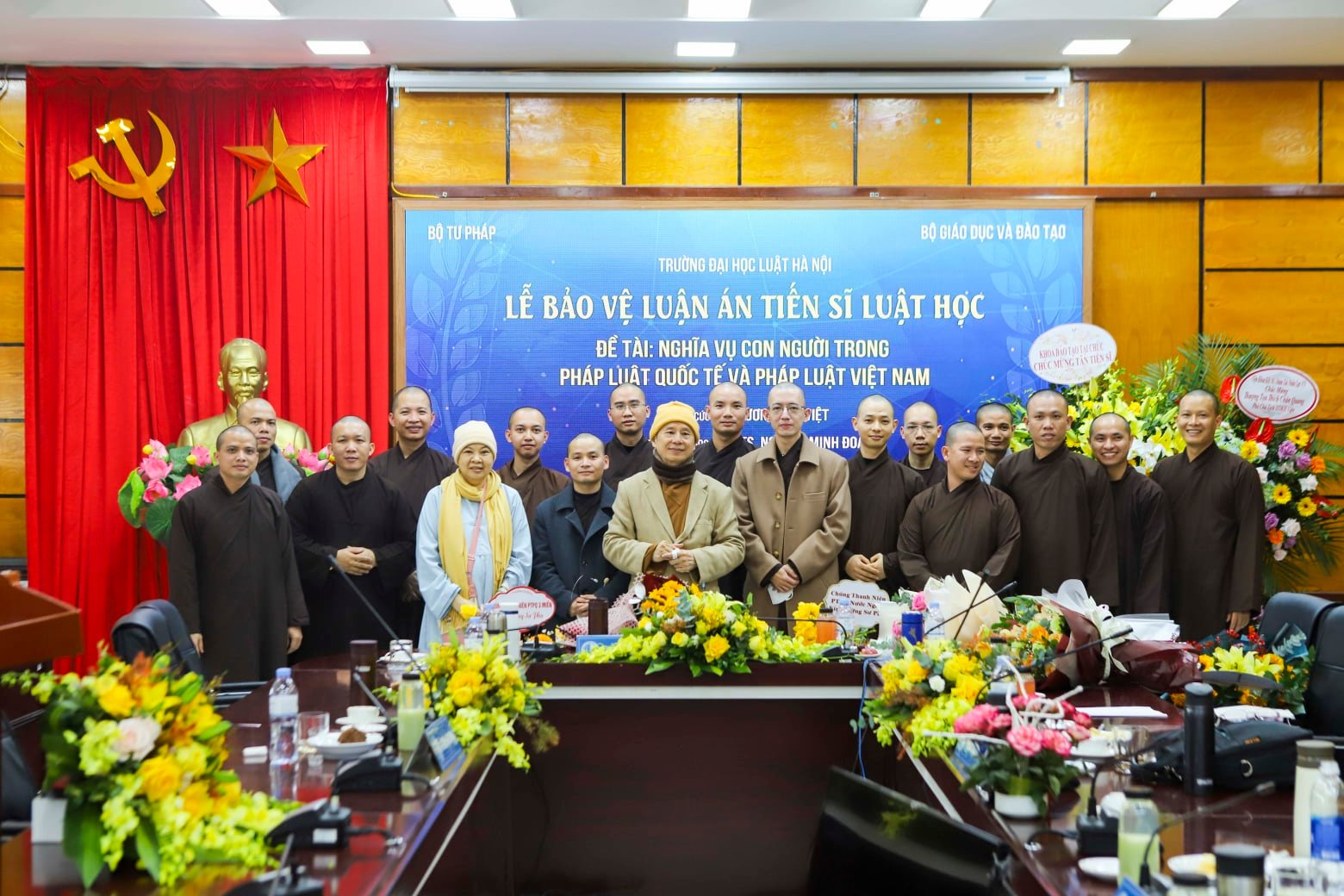 thuong toa thich chan quang bao ve luan an tien si ve nghia vu con nguoi