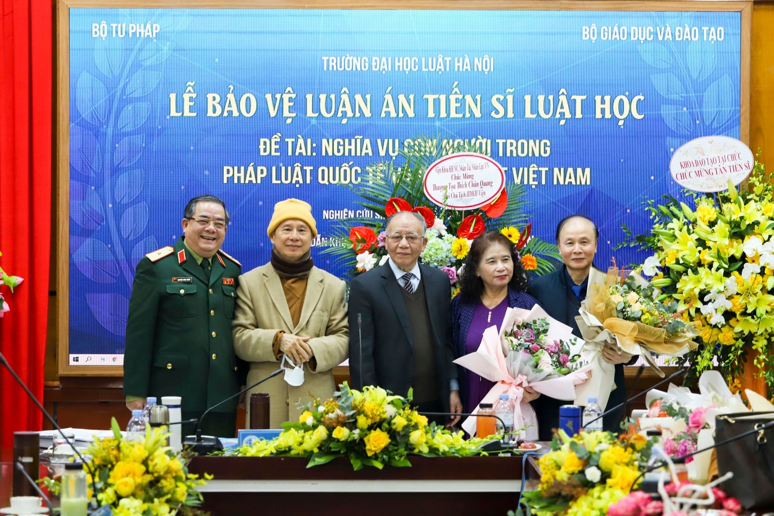 thuong toa thich chan quang bao ve luan an tien si ve nghia vu con nguoi