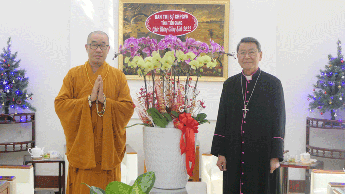 tien giang thuong truc ban tri su phat giao tinh chuc mung le giang sinh nam 2022