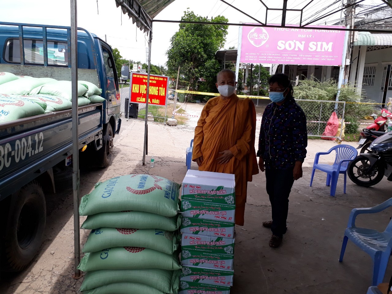 tinh xa ngoc chau nhu ho tro cho nguoi dan khu cach ly va phong toa do covid 19