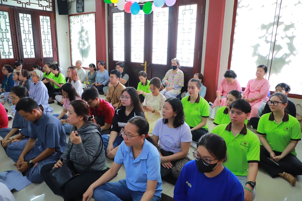 toa dam ve van hoa phat dan tai chua long phuoc