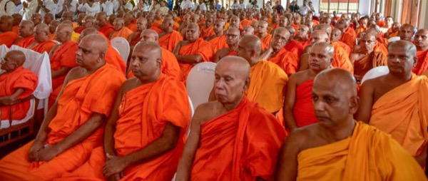 tong thong sri lanka trao giai hoang gia cho hoa thuong nayaka thera