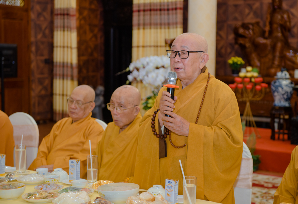 tp hcm  chua minh dao hoan dan duoc su va cung duong trai tang