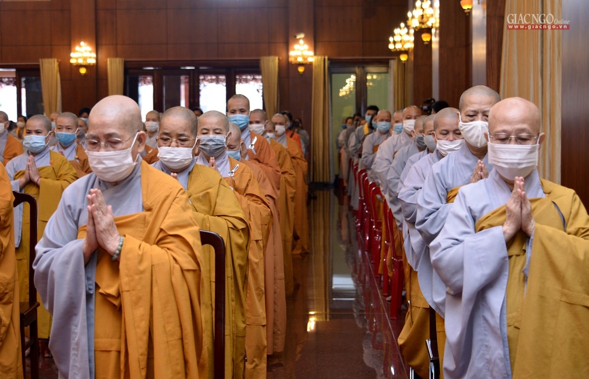 tp hcm  trang nghiem tuong niem duc phat hoang tran nhan tong