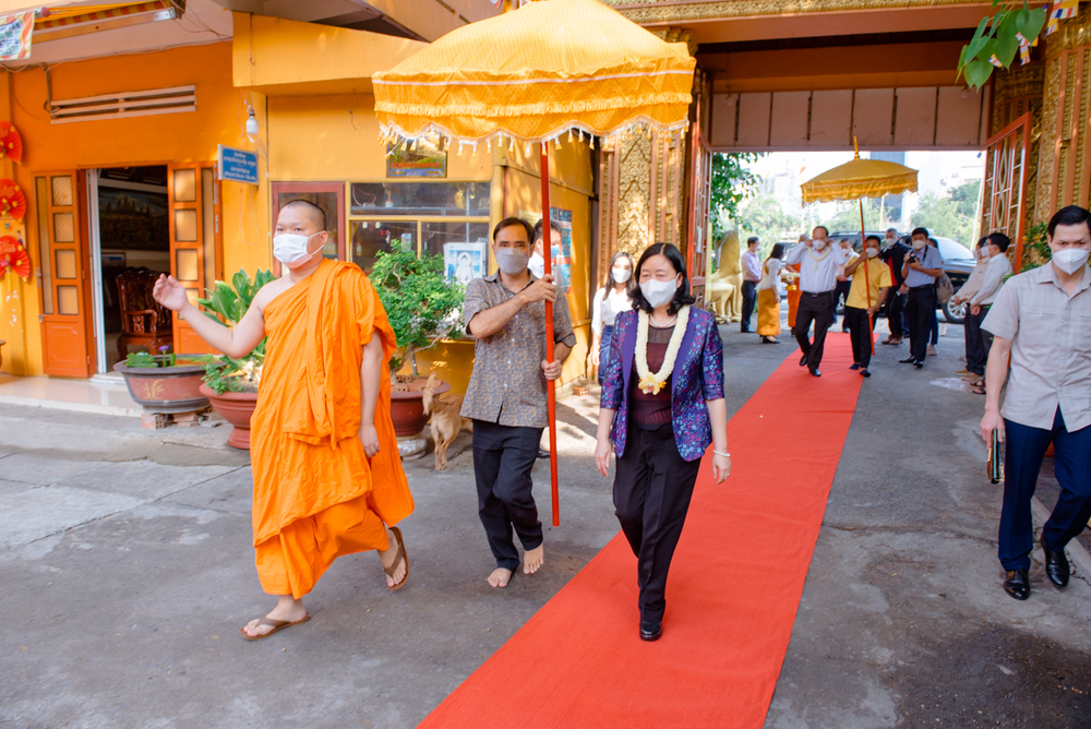 tp hcm  truong ban dan van trung uong chuc tet chol chnam thmay chu tang dong bao khmer