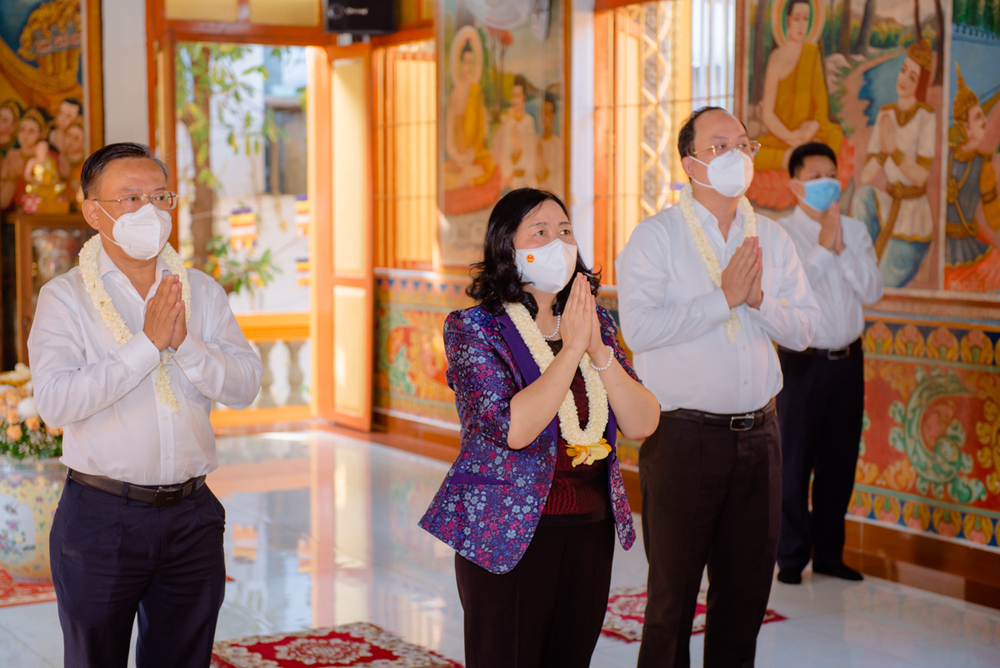 tp hcm  truong ban dan van trung uong chuc tet chol chnam thmay chu tang dong bao khmer