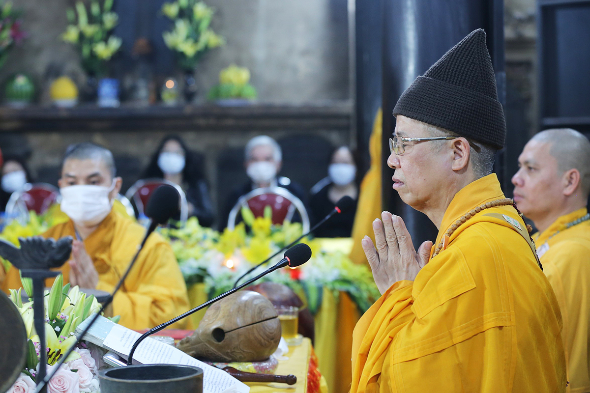 trang nghiem dai le cau an truc tuyen tai chua phuc khanh