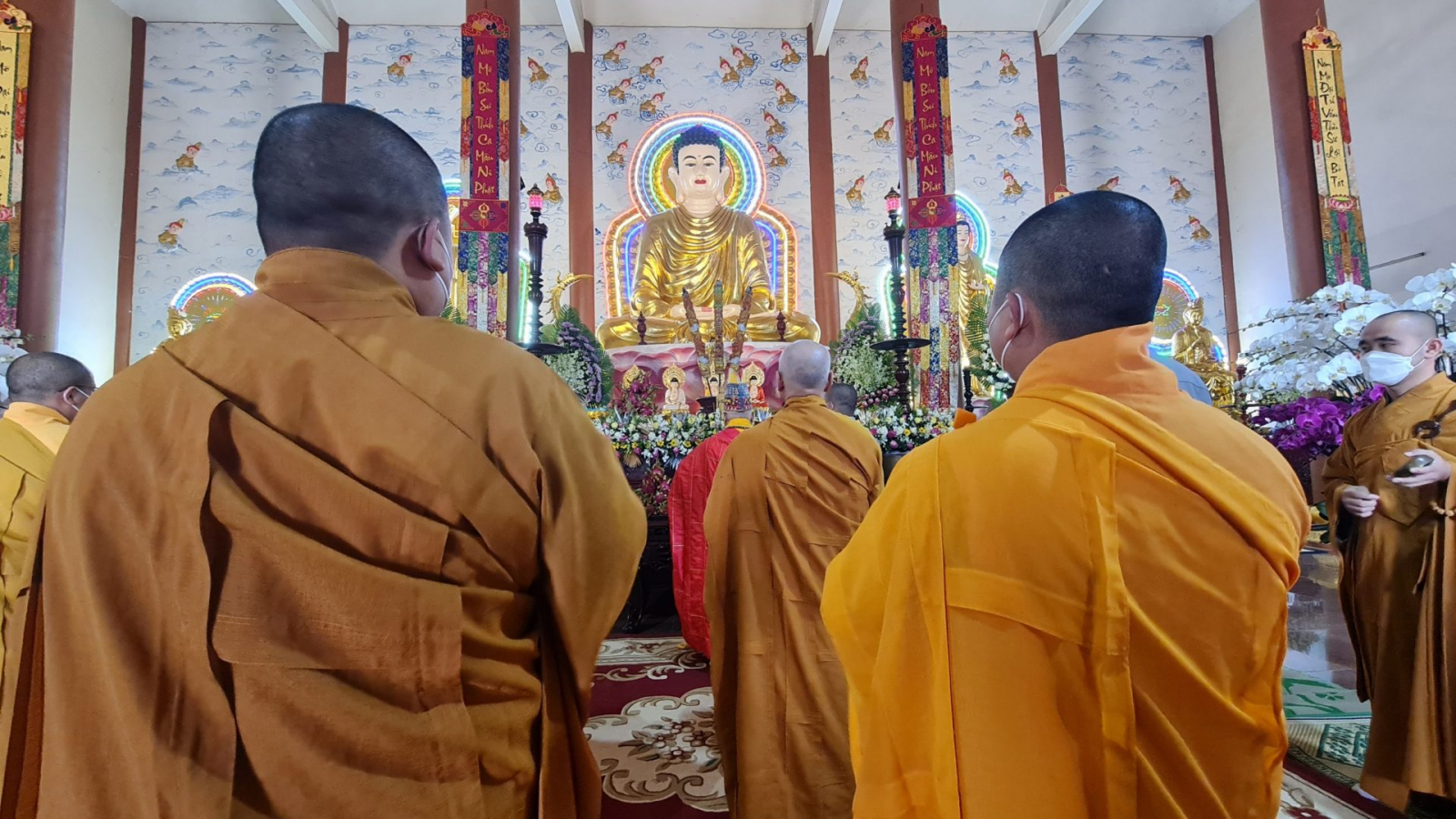 trang nghiem le an vi dai tuong thap bat la han tai chua khanh lam  huyen kon plong