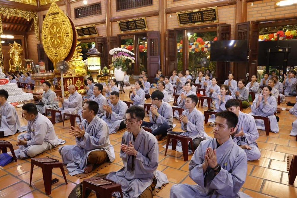 trang nghiem le khai dan duoc su tai chua thien quang