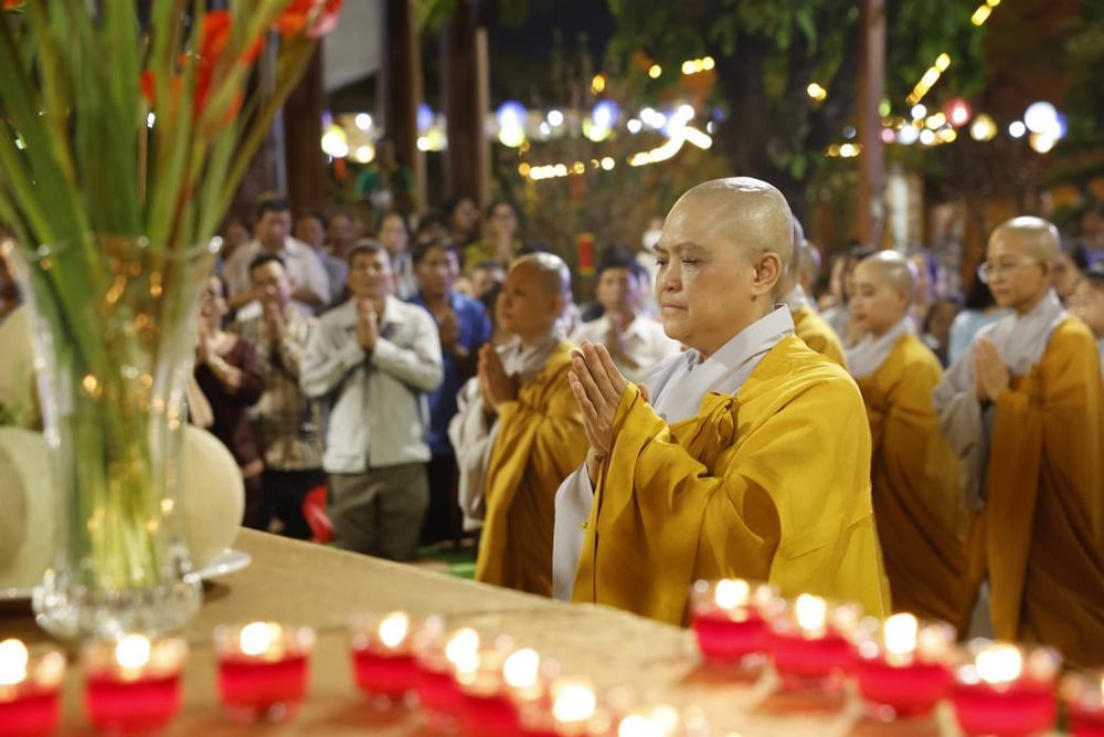 trang nghiem le khai dan duoc su tai chua thien quang