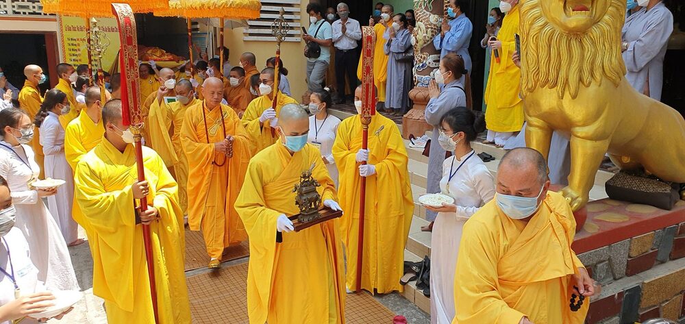 trang nghiem le nhap kim quan truong lao hoa thuong thich hue tanh