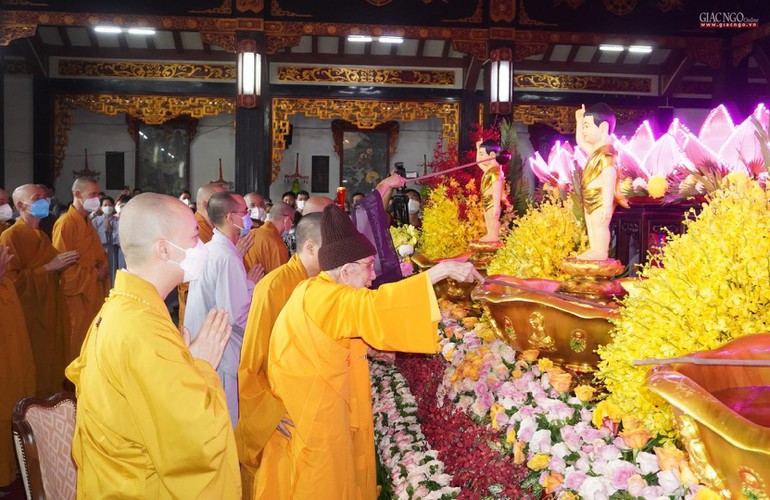 trang nghiem le tam phat tai to dinh vinh nghiem