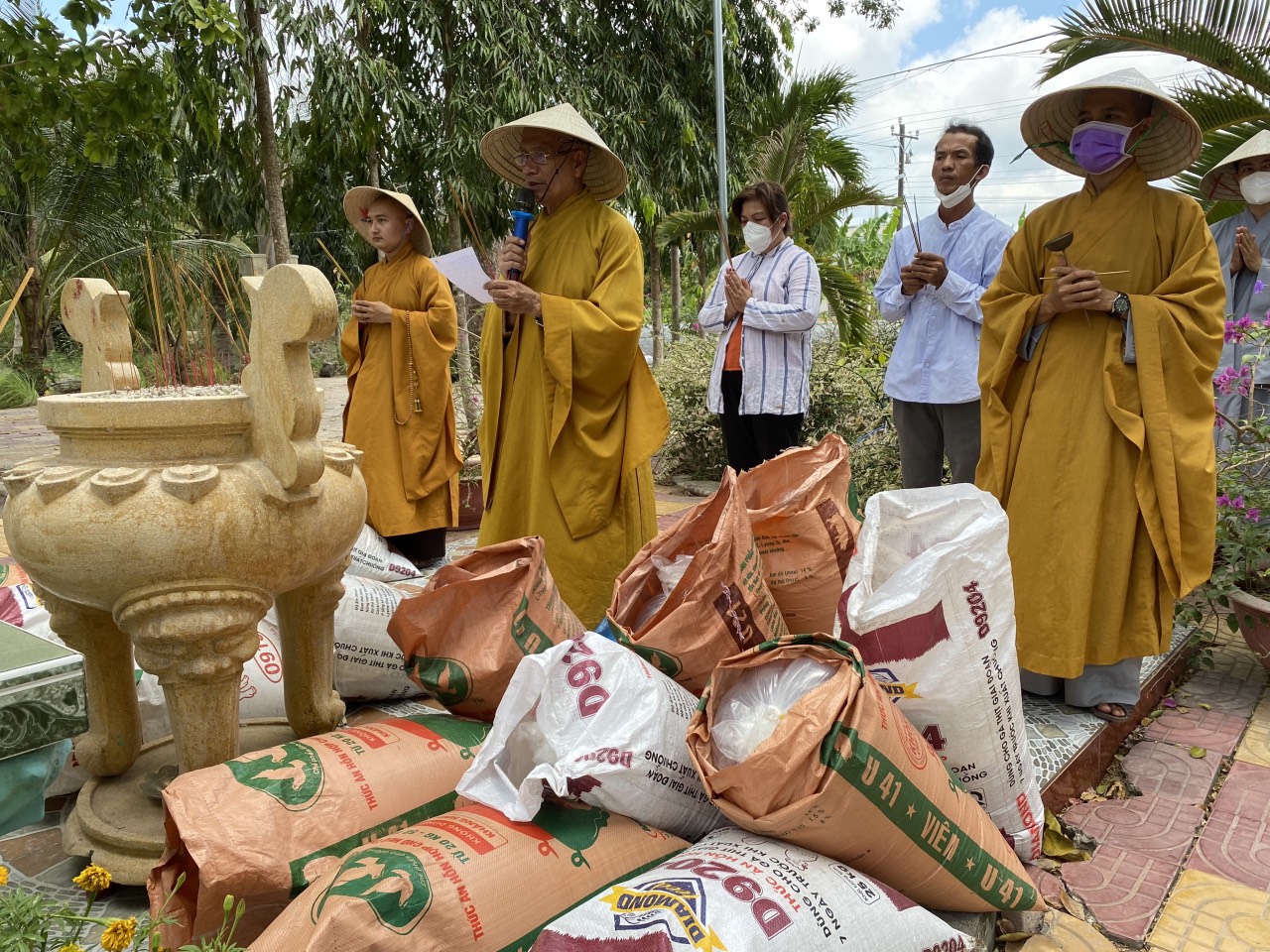 trang nghiem phap hoi duoc su dau nam nham dan tai chua thien thoi
