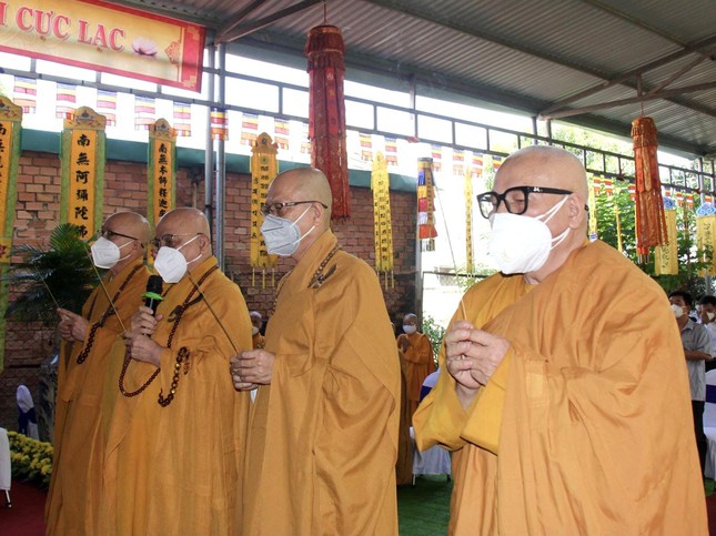 trang nghiem tuong niem cau sieu nan nhan tu vong trong dai dich covid 19 tai chua phuc lam