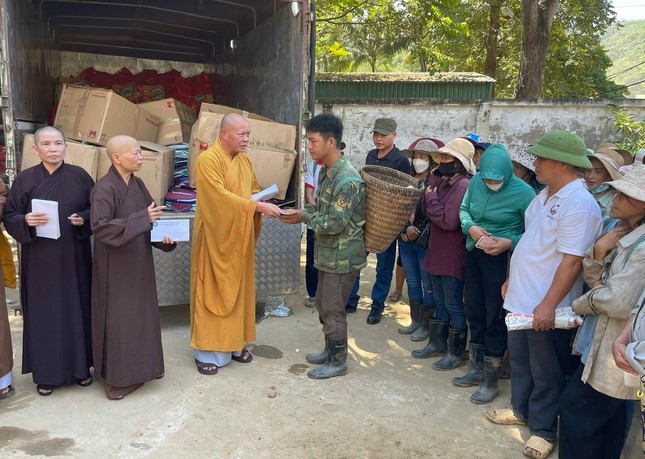 trao qua den ba con vung lu huyen ky son nghe an