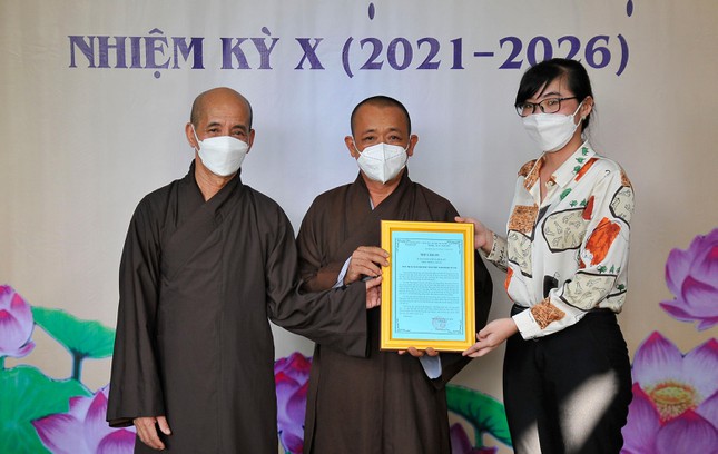 trao quyet dinh nhan su ban van hoa ghpgvn huyen cu chi nhiem ky 2021 2026
