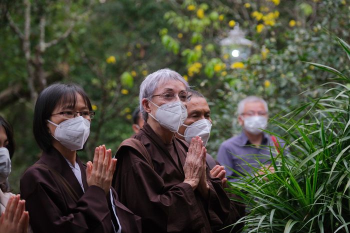 tro cot thien su thich nhat hanh duoc dua ve to dinh tu hieu
