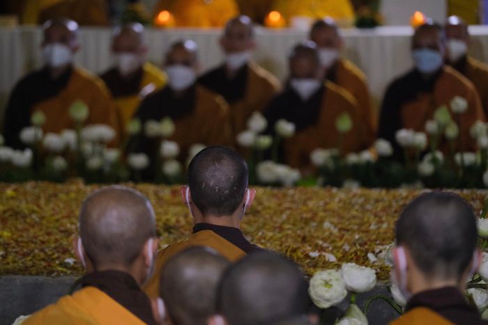 tro cot thien su thich nhat hanh duoc dua ve to dinh tu hieu