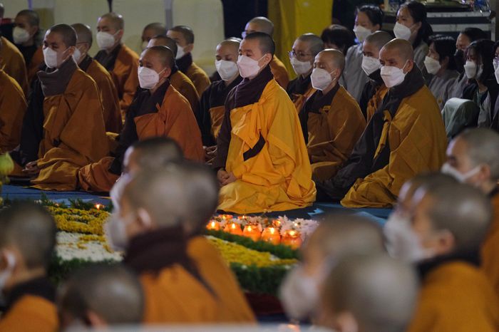tro cot thien su thich nhat hanh duoc dua ve to dinh tu hieu