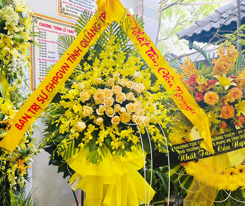 trung uong ghpgvn va ban tri su ghpgvn tinh quang tri vieng tang le than mau ong nguyen huu dung