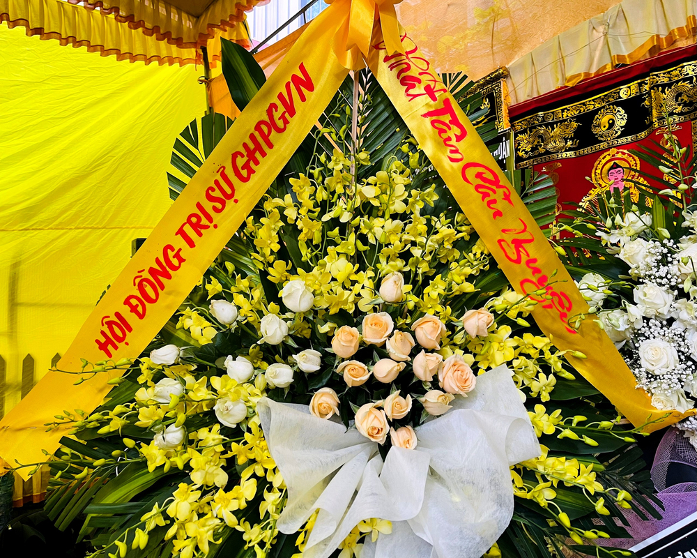 trung uong ghpgvn va ban tri su ghpgvn tinh quang tri vieng tang le than mau ong nguyen huu dung