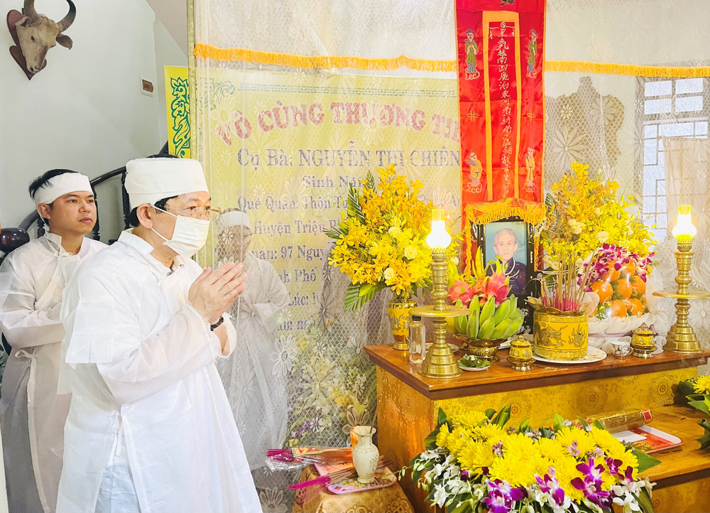 trung uong ghpgvn va ban tri su ghpgvn tinh quang tri vieng tang le than mau ong nguyen huu dung