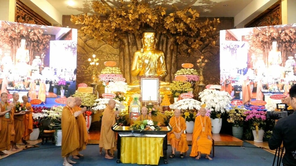 trung uong giao hoi tuong niem 100 nam ngay sinh to su minh dang quang