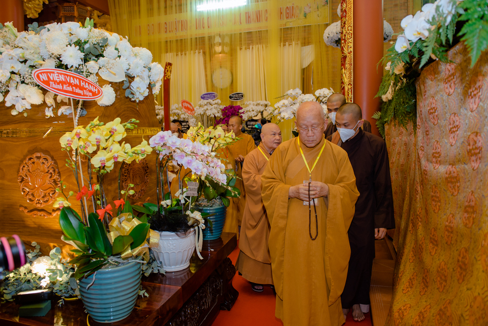 trung uong giao hoi vieng tang ni truong thich nu nhu ngoc