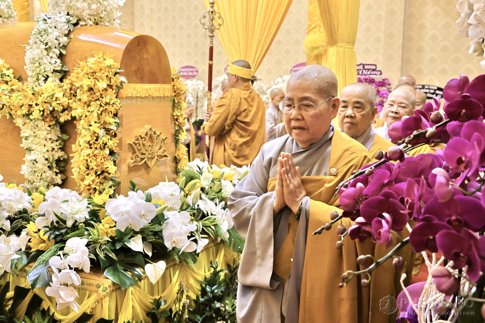 trung uong giao hoi vieng tang ?truong lao hoa thuong thich giac quang ?