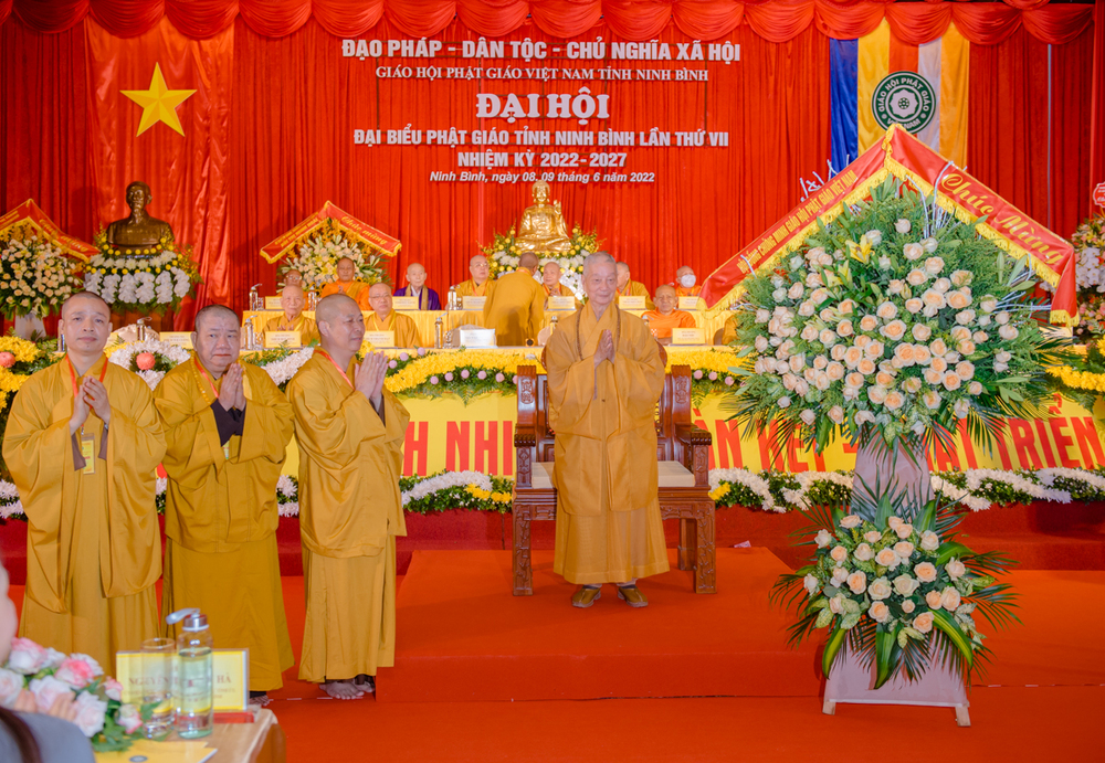 truong lao hoa thuong quyen phap chu ghpgvn quang lam chung minh dai hoi phat giao tinh ninh binh lan thu vii